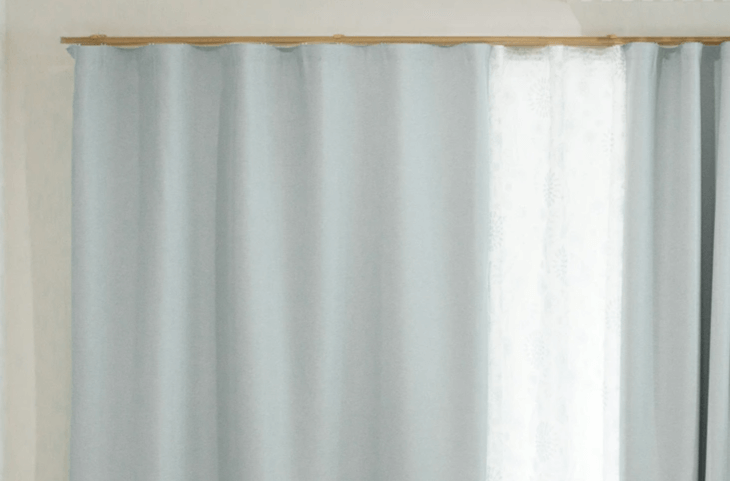 白くてかわいいカーテン8選。外から透けない「遮光」で安心感アップ